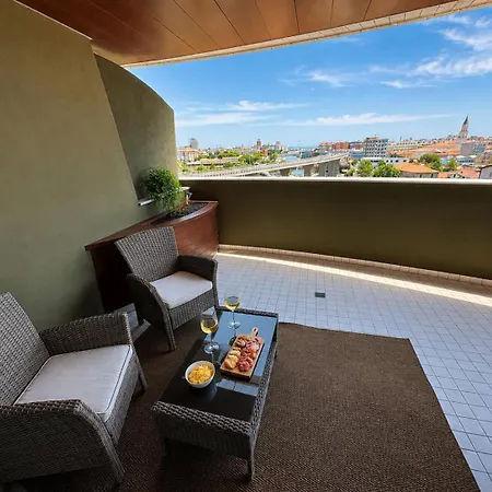 Apartment Torri Camuzzi Exclusive Luxury - 2 2 Bagni - Jacuzzi - Terrazza - Posto Auto Privato *