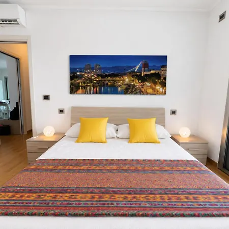 Torri Camuzzi Exclusive Luxury - 2 2 Bagni - Jacuzzi - Terrazza - Posto Auto Privato Apartment