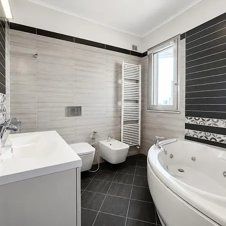 Torri Camuzzi Exclusive Luxury - 2 2 Bagni - Jacuzzi - Terrazza - Posto Auto Privato Pescara